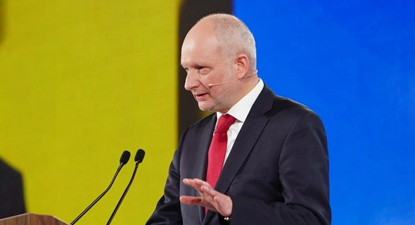 Industry must partially finance Ukraine's green transformation, says EU ambassador